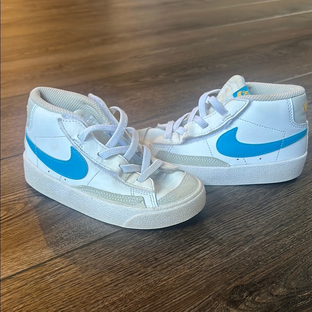 Nike Kids White Sneakers (9C)